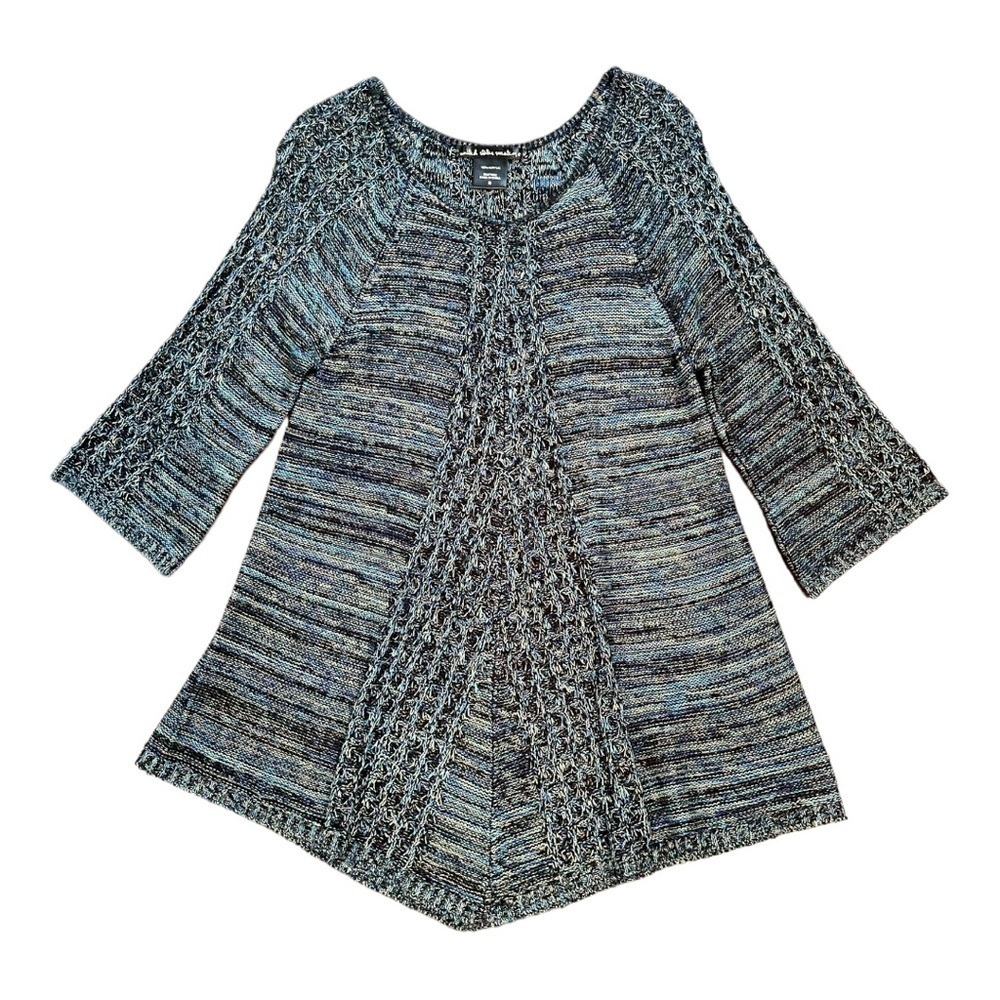UNITED STATES SWEATERS, NWOT, MULTI COLOR TUNIC SWEATER. FULL BOTTOM. SIZE M